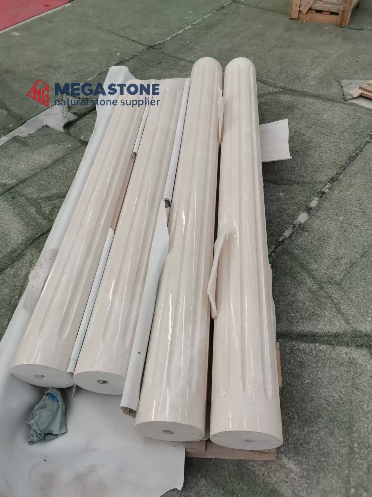 Crema Uno Beige Marble CarvedPlain Solid Round Column