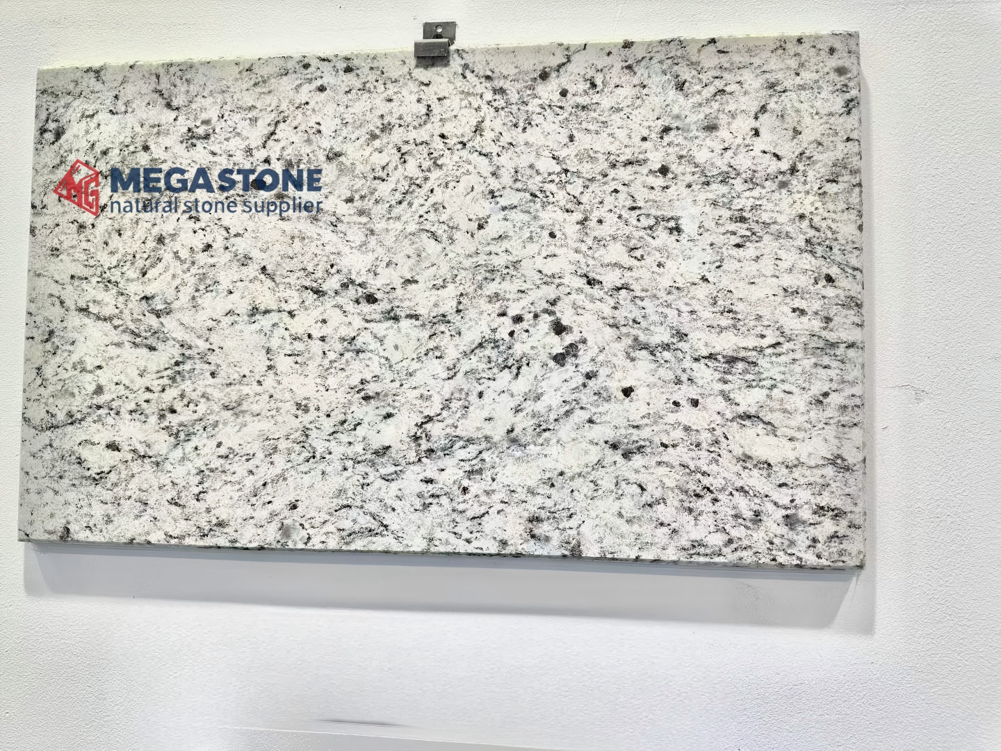 Premium White Ornamental Granite Polished Big Slabs Cut To Size