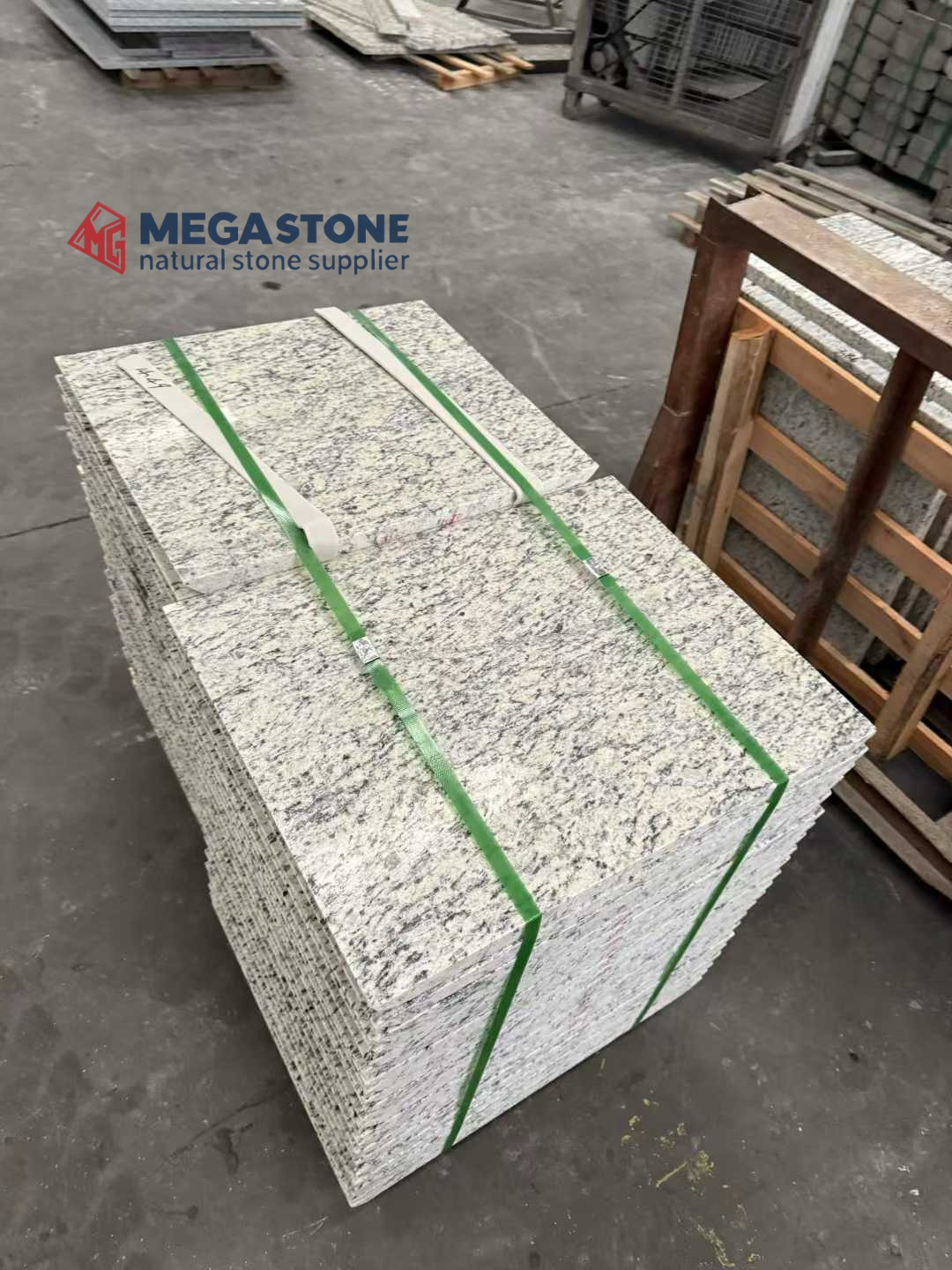 Premium White Ornamental Granite Polished Big Slabs Cut To Size