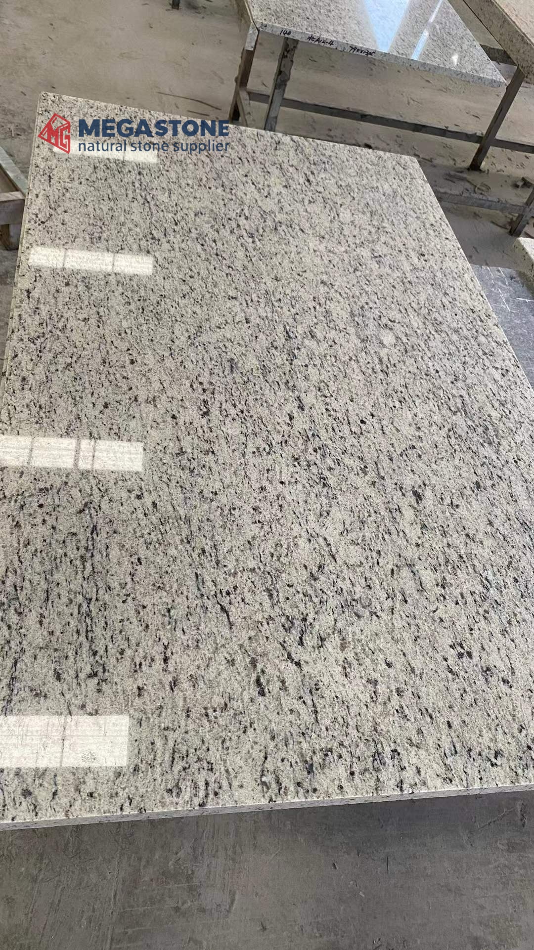 Premium White Ornamental Granite Polished Big Slabs Cut To Size