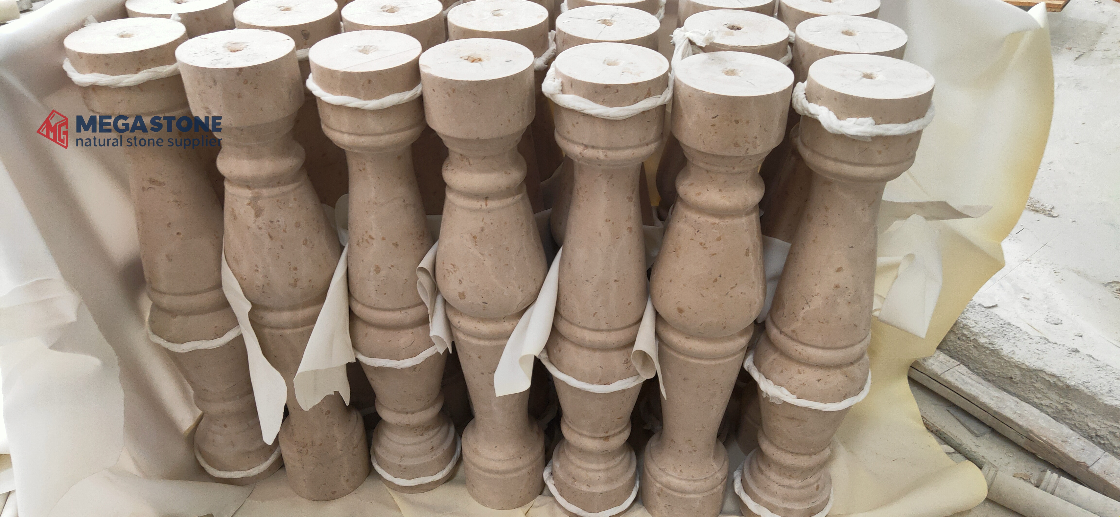 Premium Riyadh Limestone Baluster Turned Stone Balustrade for Villa Pool and Staircase