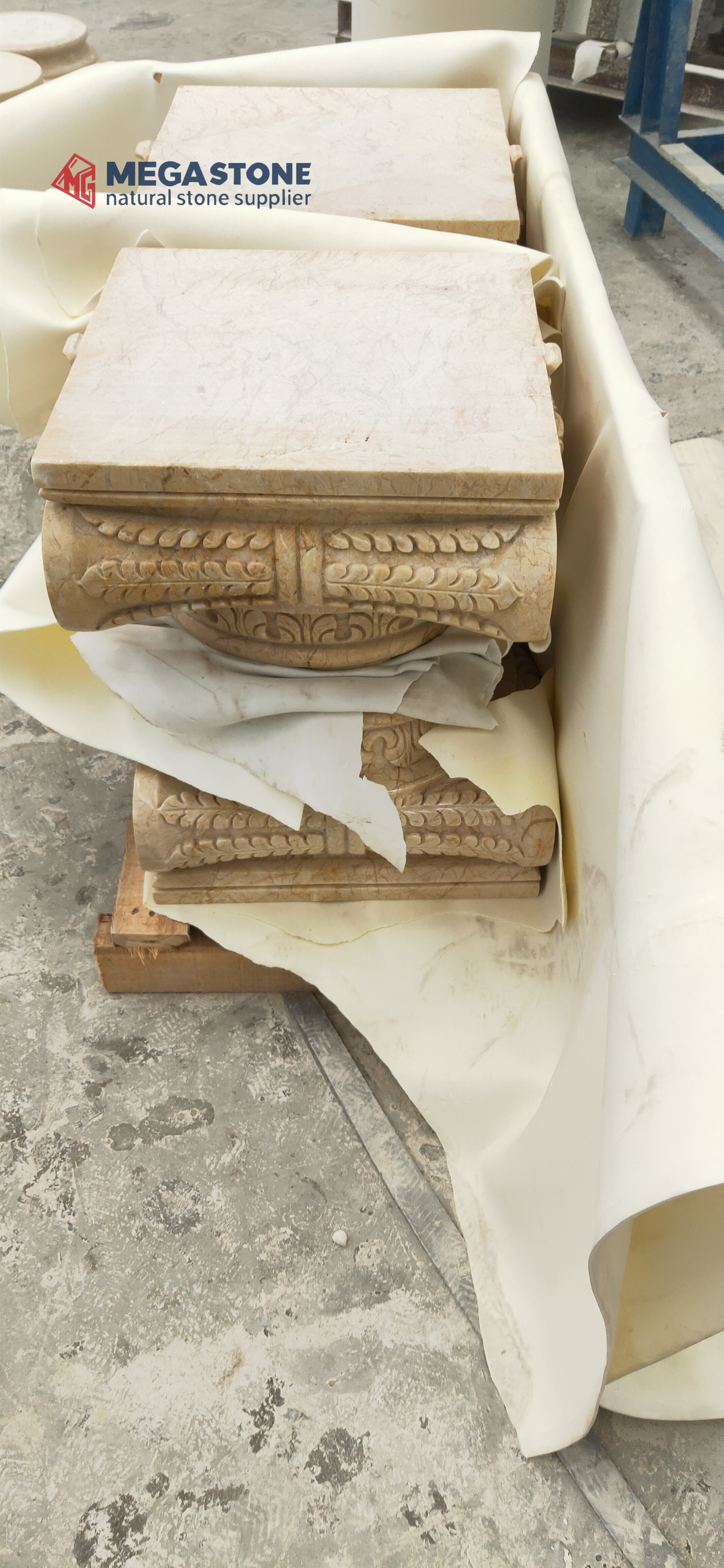 Turkish Elite Beige Marbe Royal Golden Leaf Marble Hand Carved Ionic Column Capital with Fluted Column Shaft