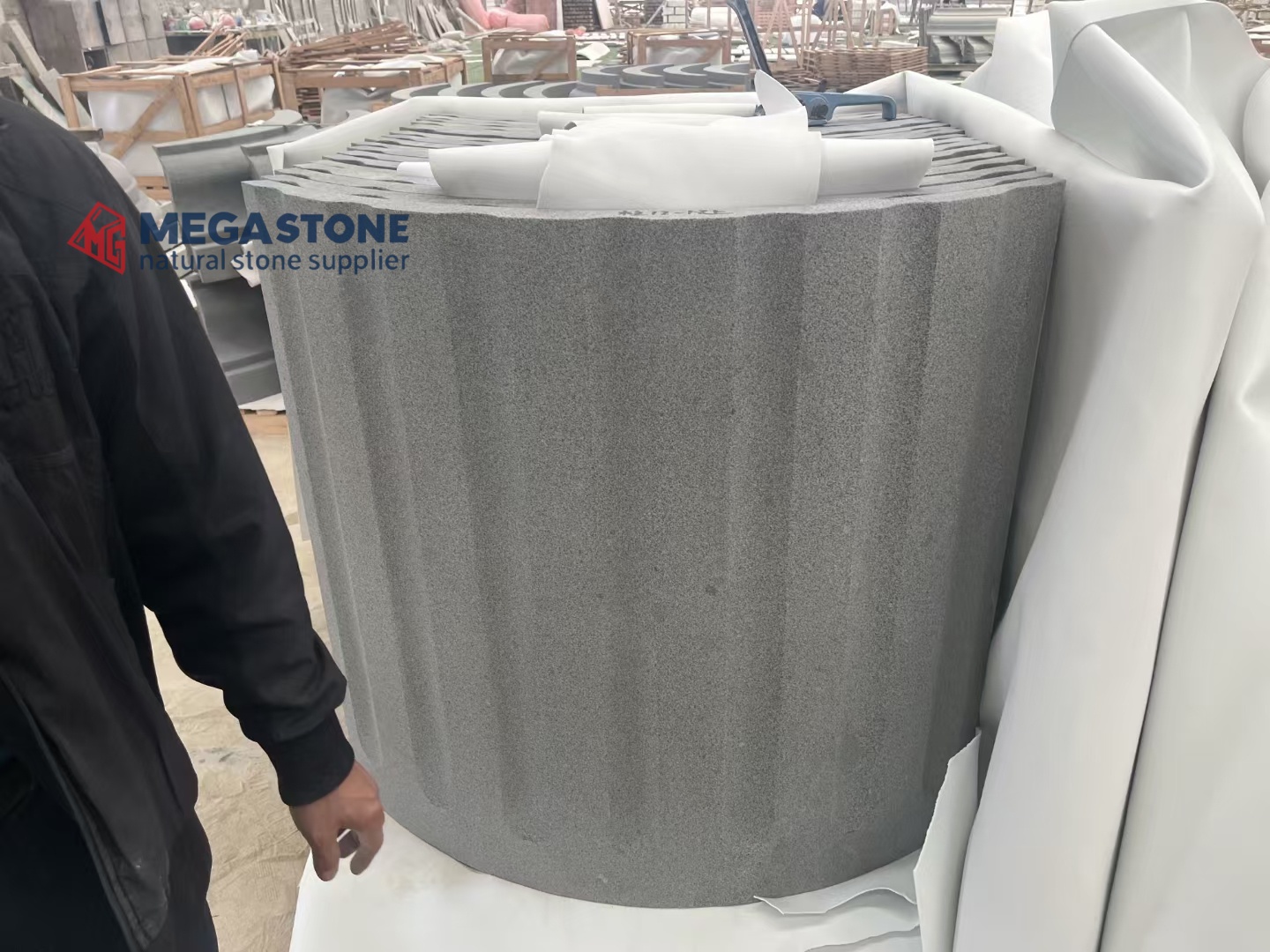 G654 Dark Grey Granite Curved Fluted Facade Cladding Panels