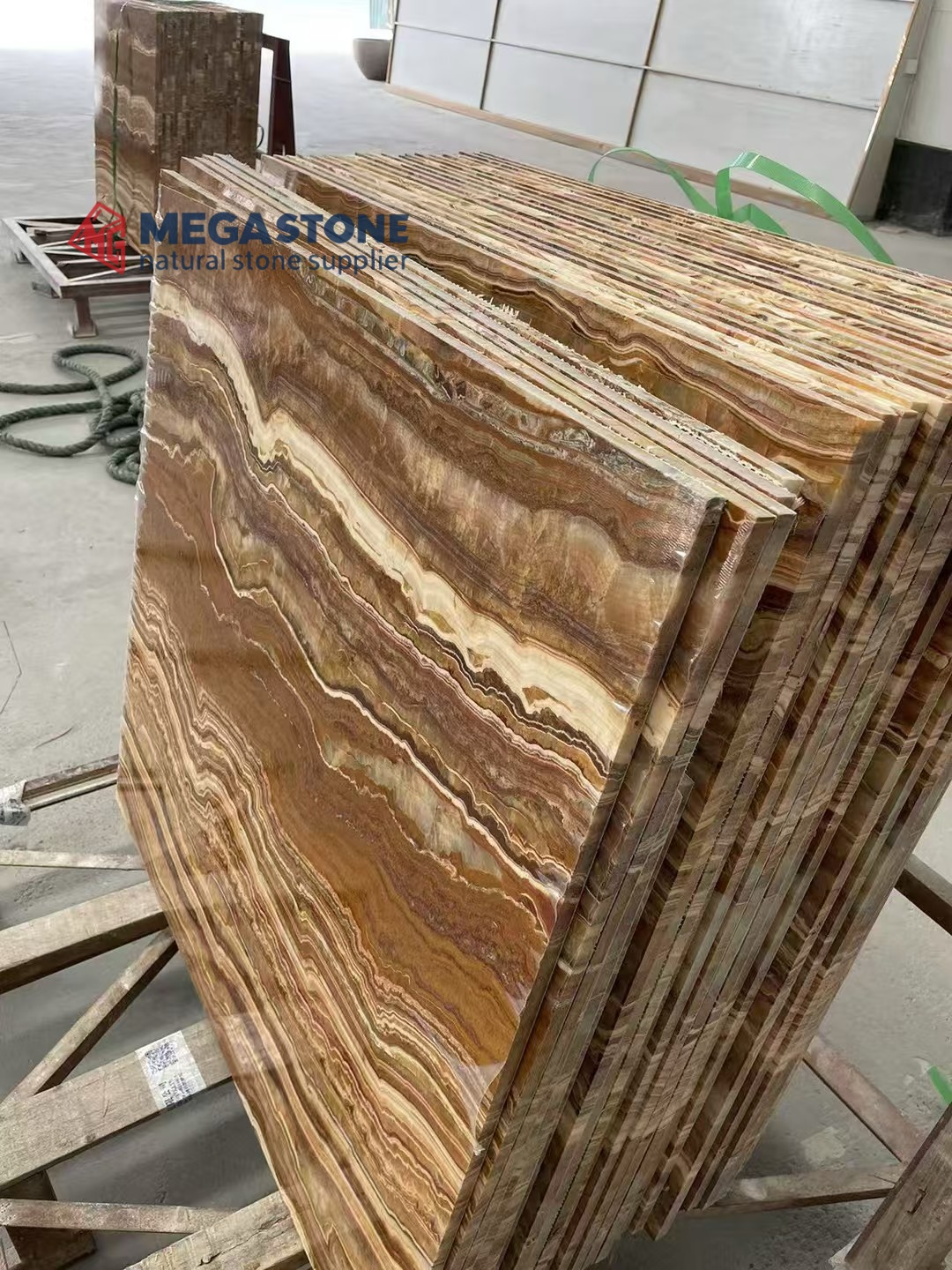 Luxury Natural Tiger Onyx Cut To Size Polished Flooring Tiles For Villa