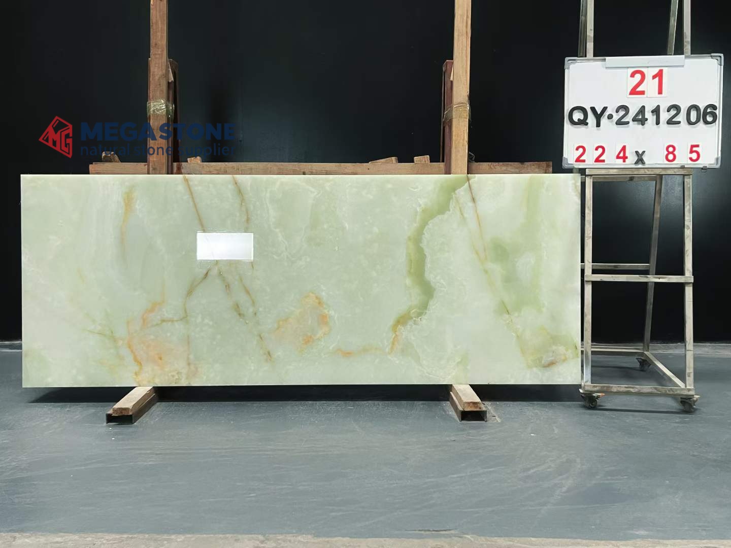 Natural Green Onyx Stone Tiles for Bar Island Countertop