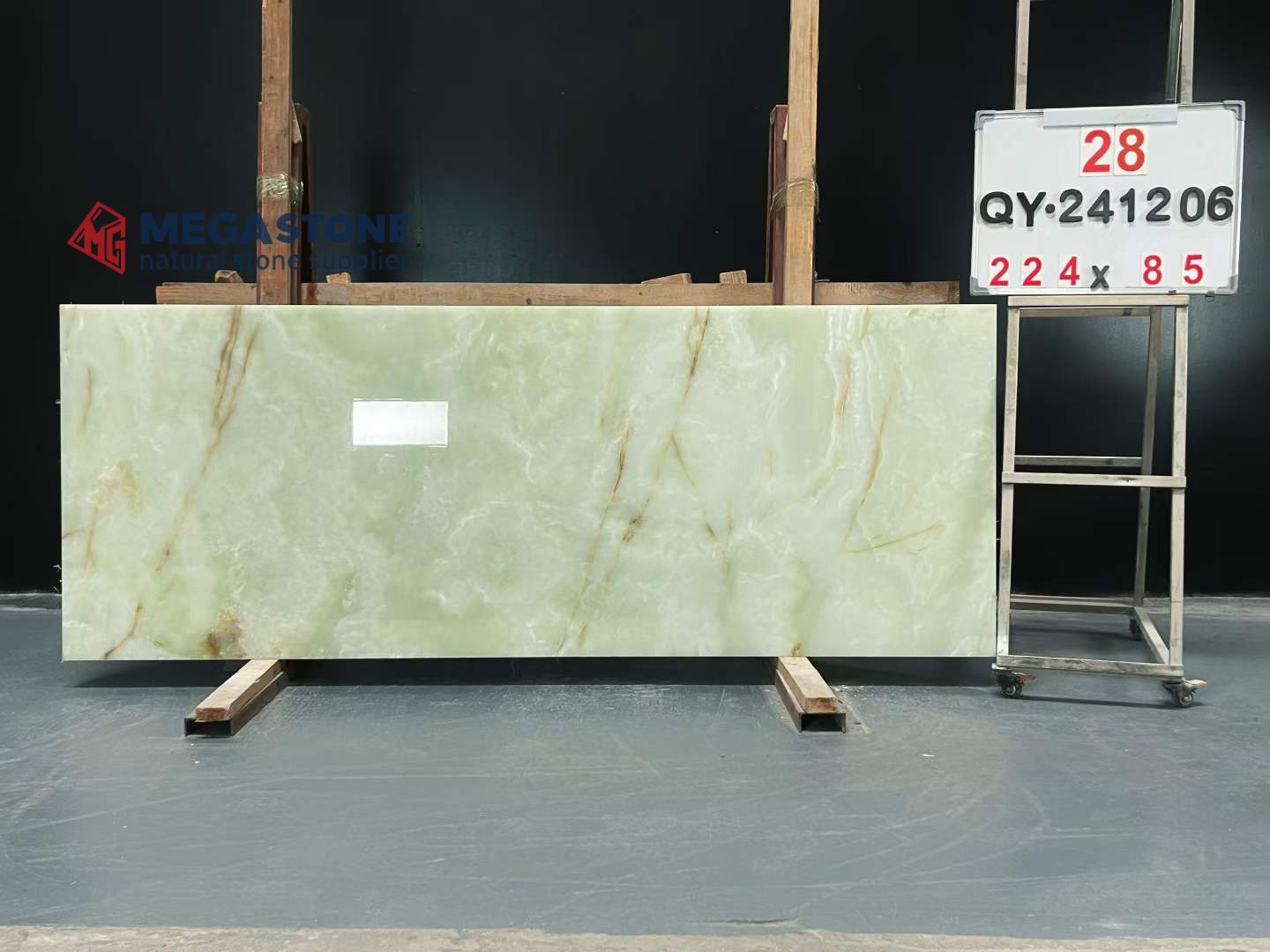 Natural Green Onyx Stone Tiles for Bar Island Countertop