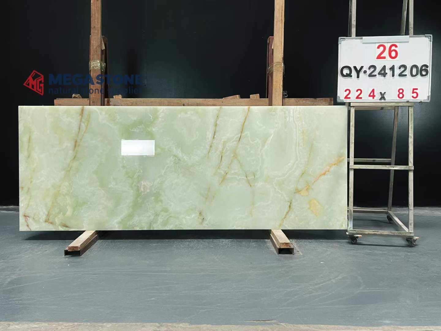 Natural Green Onyx Stone Tiles for Bar Island Countertop