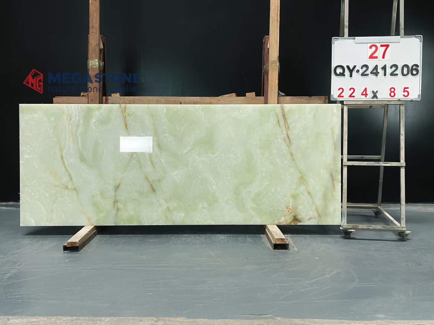 Natural Green Onyx Stone Tiles for Bar Island Countertop