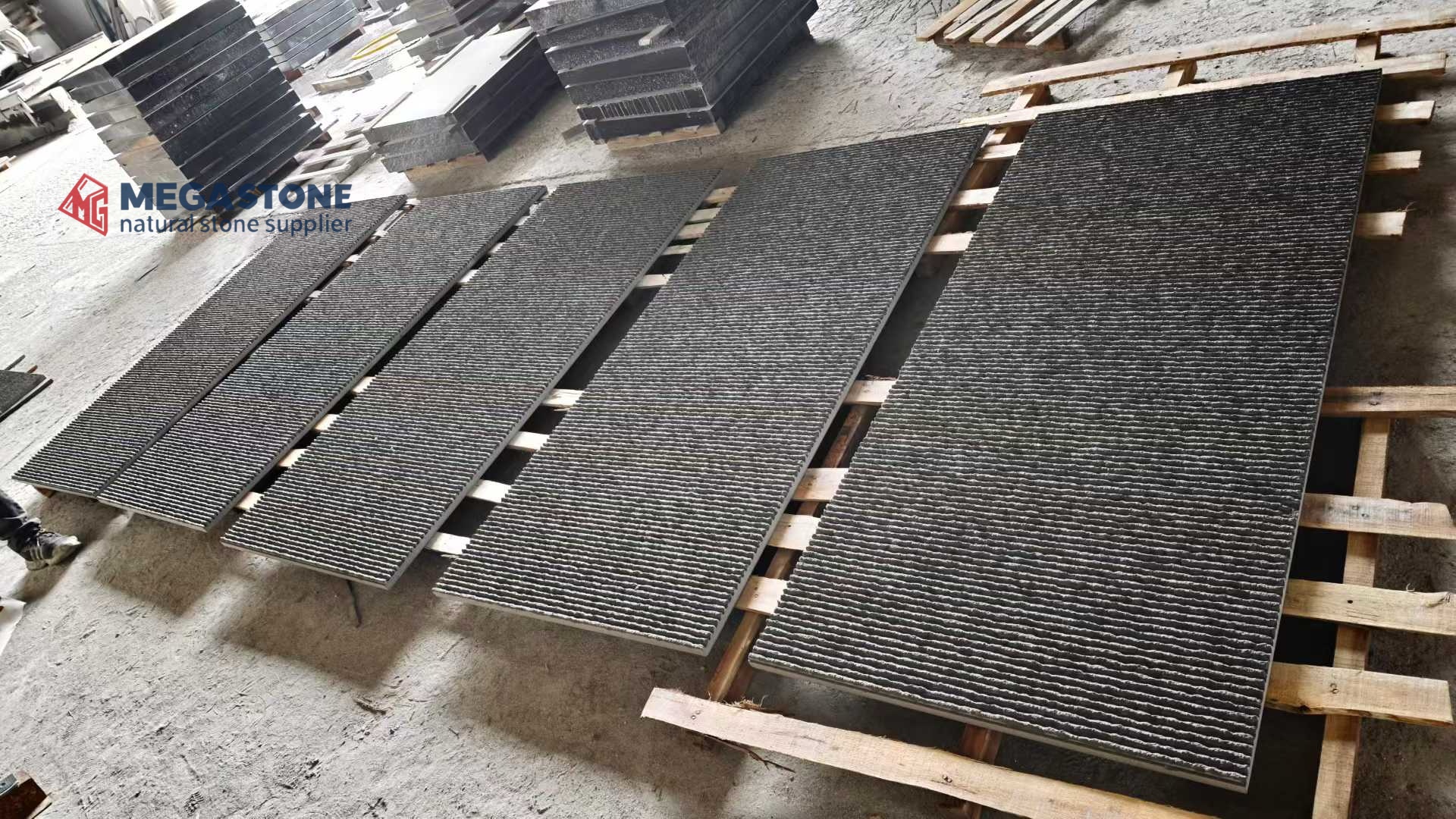 Ribbed Fluted Black Granite Water Feature Stone for Outdoor Wall Decor