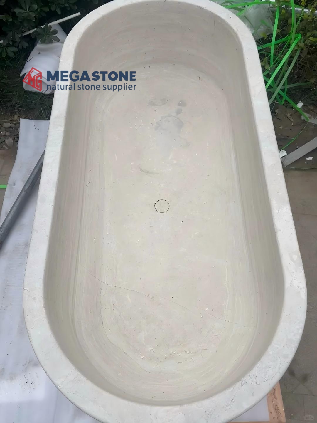 Ginko Wooden Vein Marble Bathtub