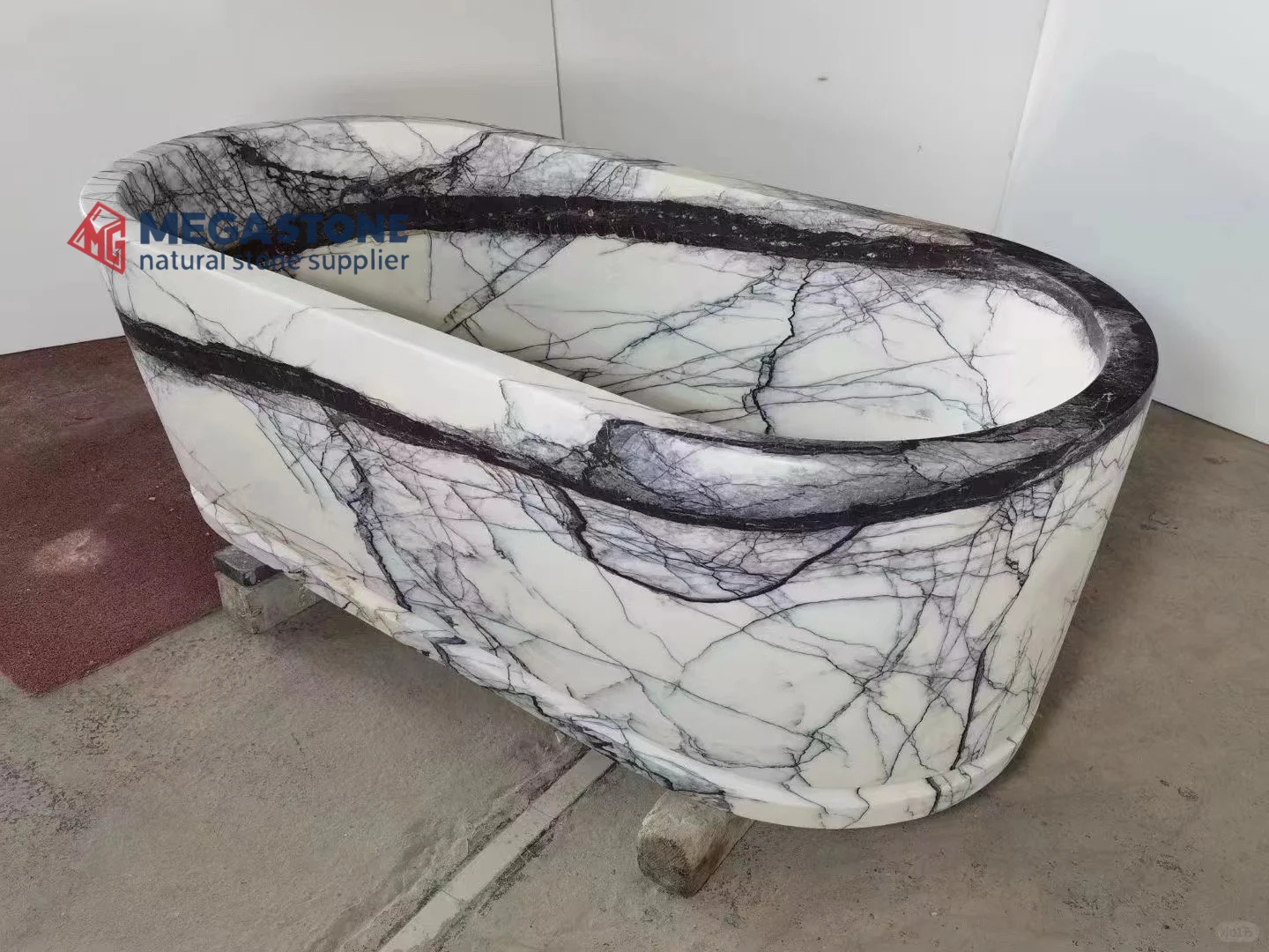 New York Lilac White Marble Bathtub