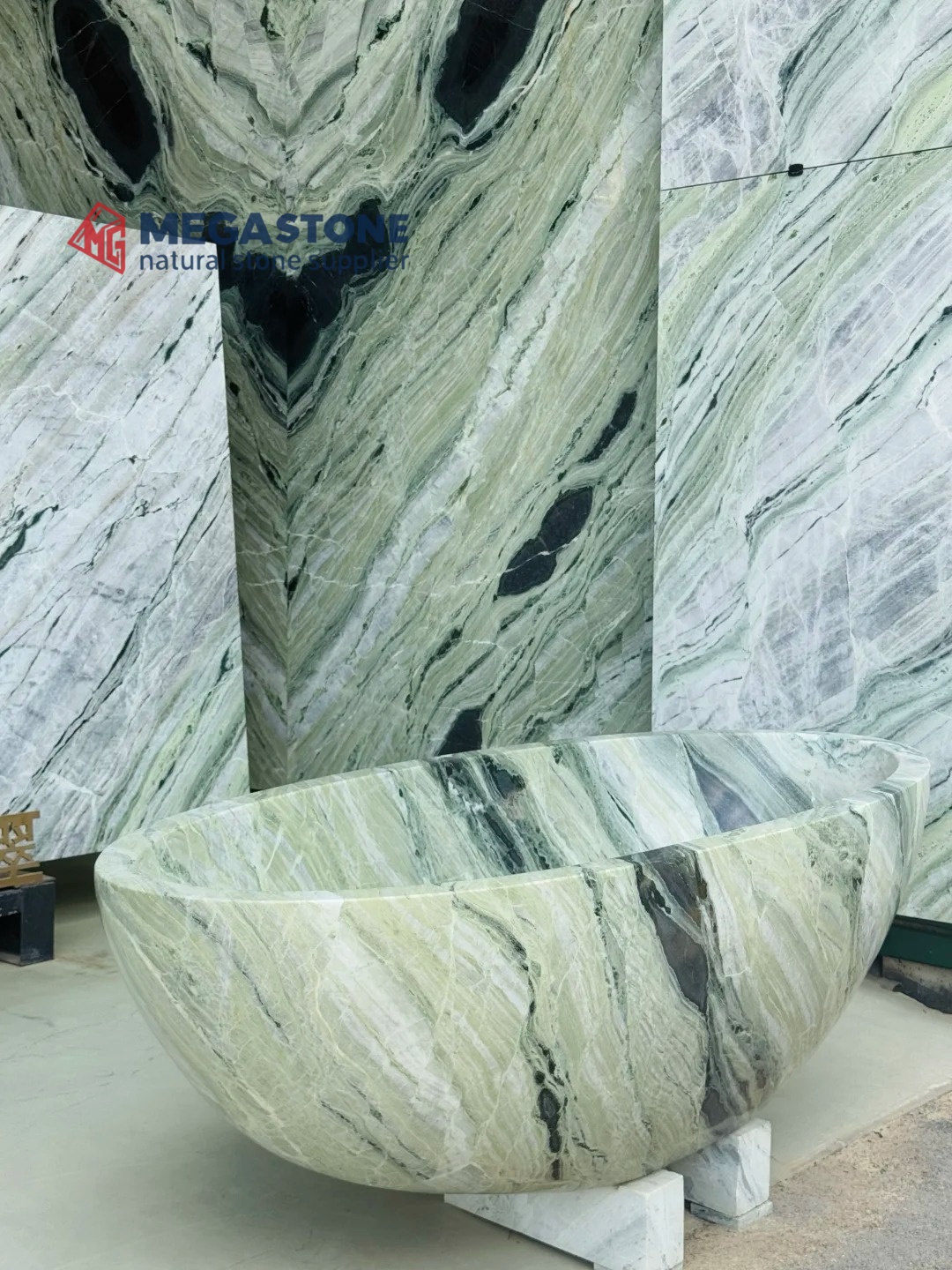 Shangri-La Emerald Marble Bathtub