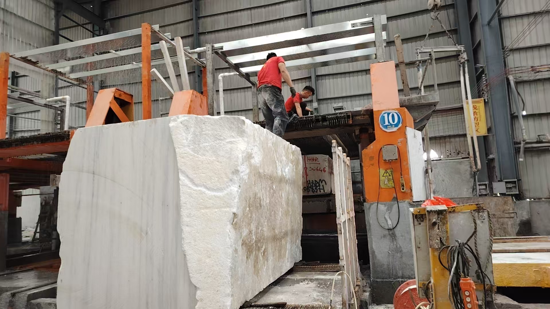 Moleanos limestone thick slab processing
