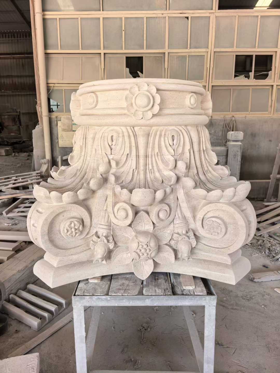 Crema Uno Beige Marble Column Factory Price
