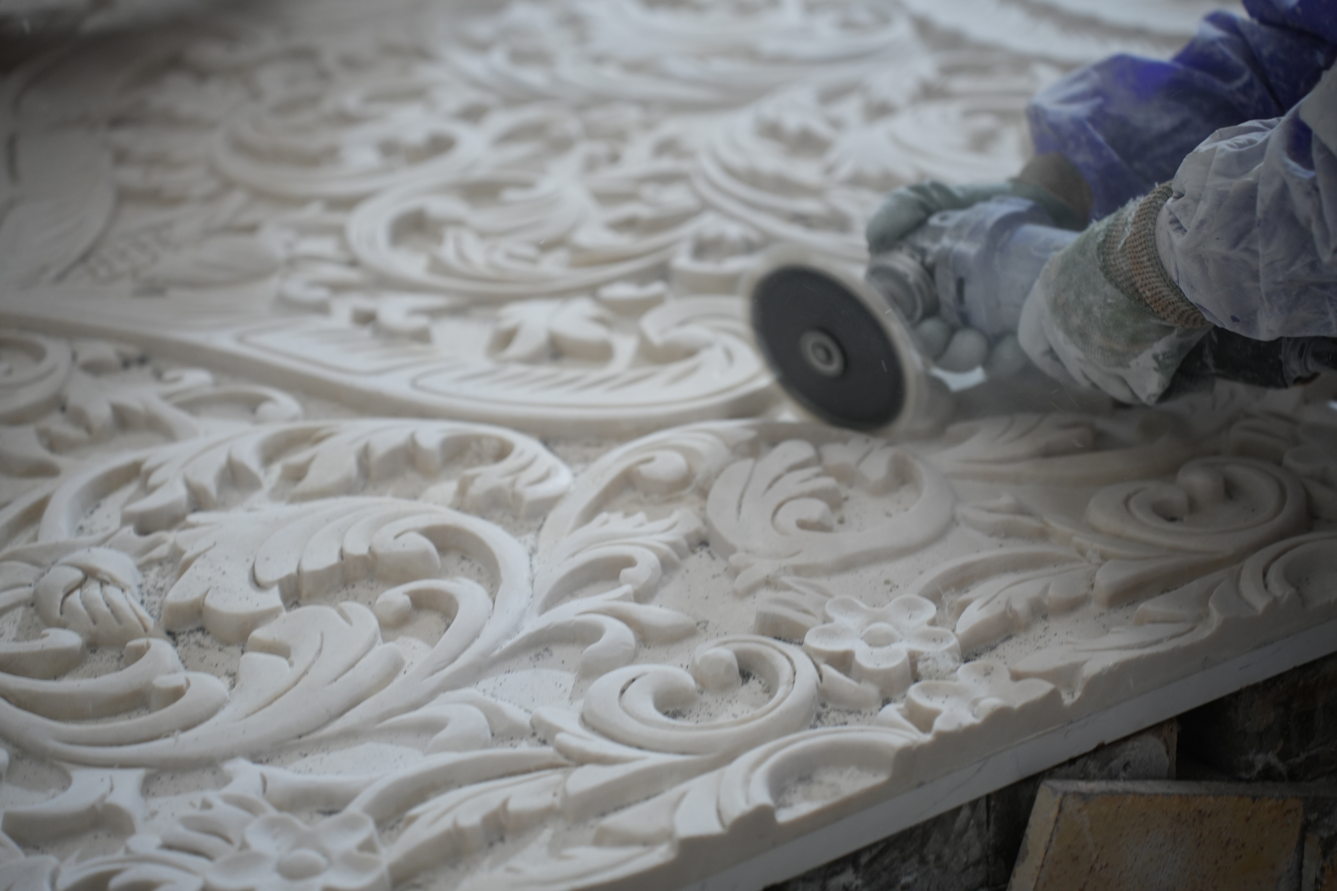 Carved Solid Round Marble Column Manufacturer
