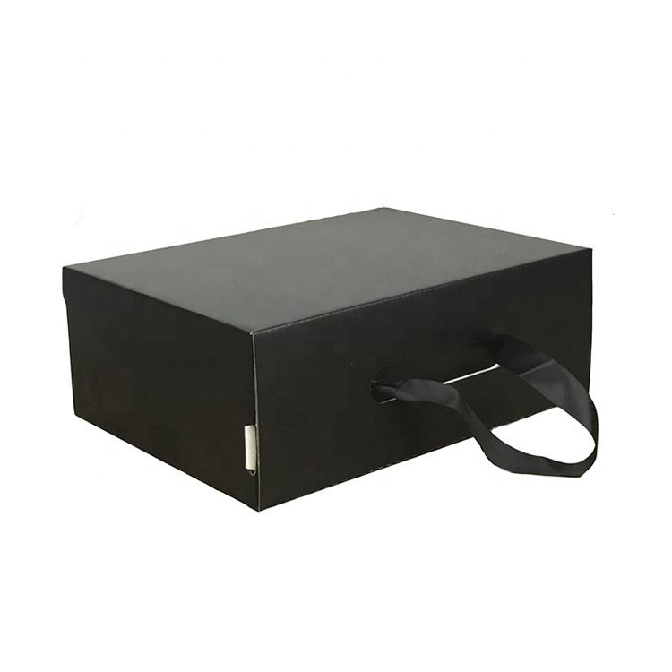 Corrugated Paper Box Latest Design with Ribbon Handle for Underwear Black Printed Box