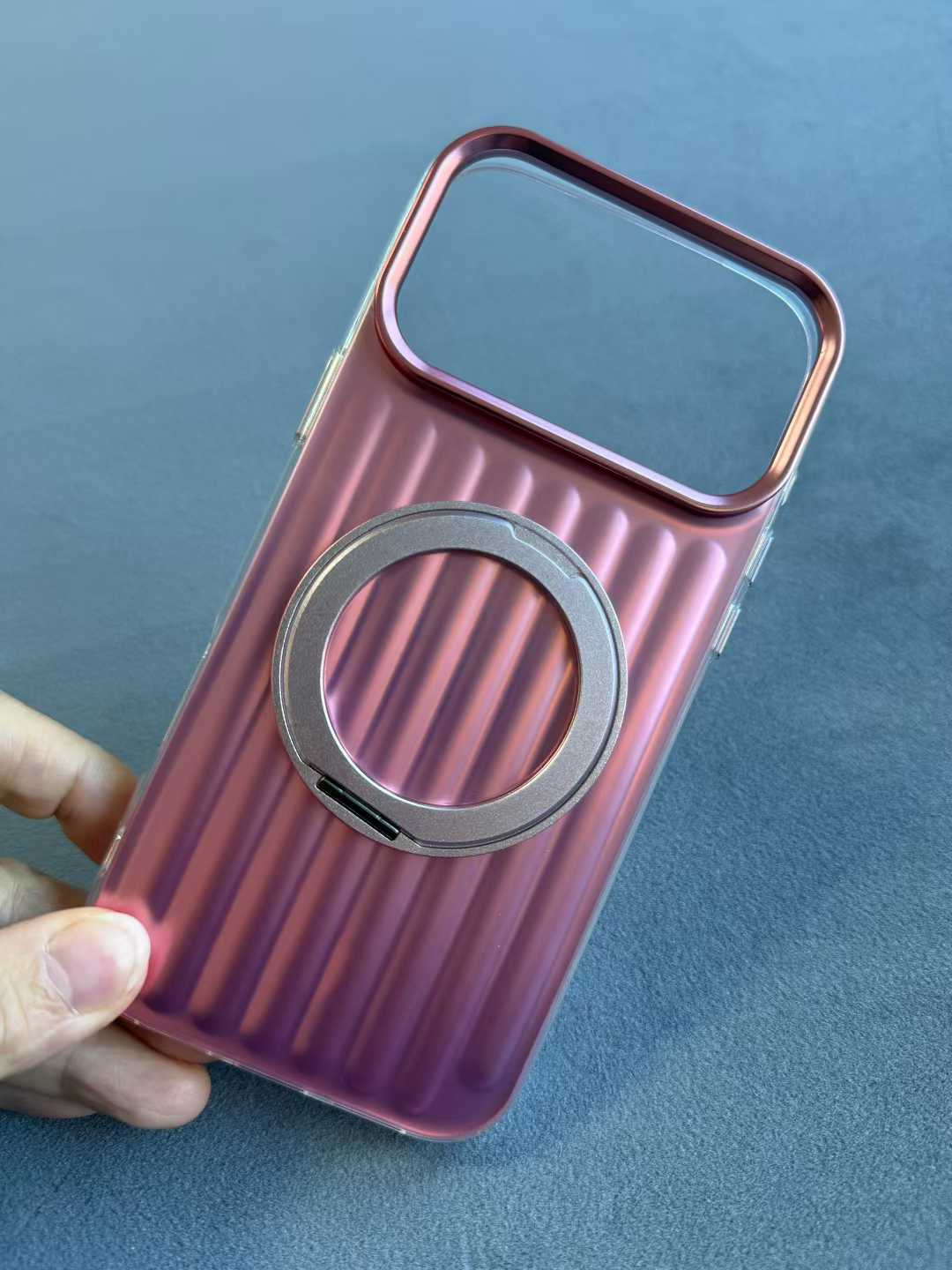 Multifuctional shock-absorbing phone case