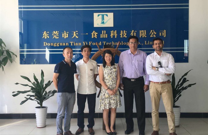 Coolbiz visiting.jpg Coolbiz visiting.jpg