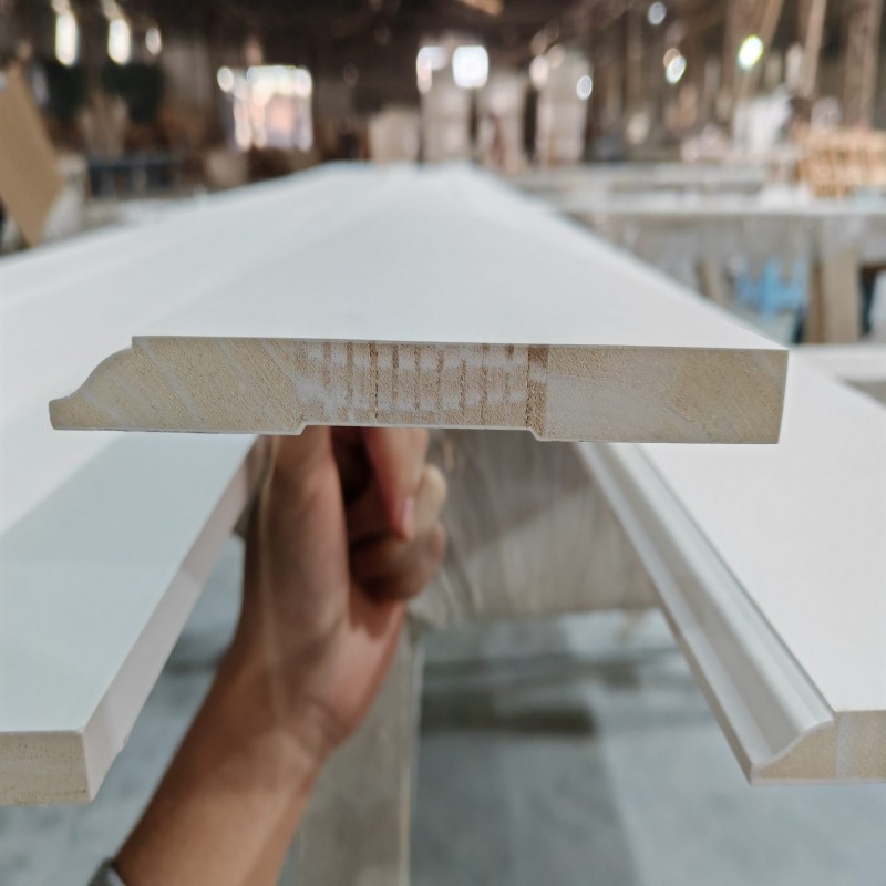 Finger Jointed Pine Baseboard Moisture Resistant Wood Moulding