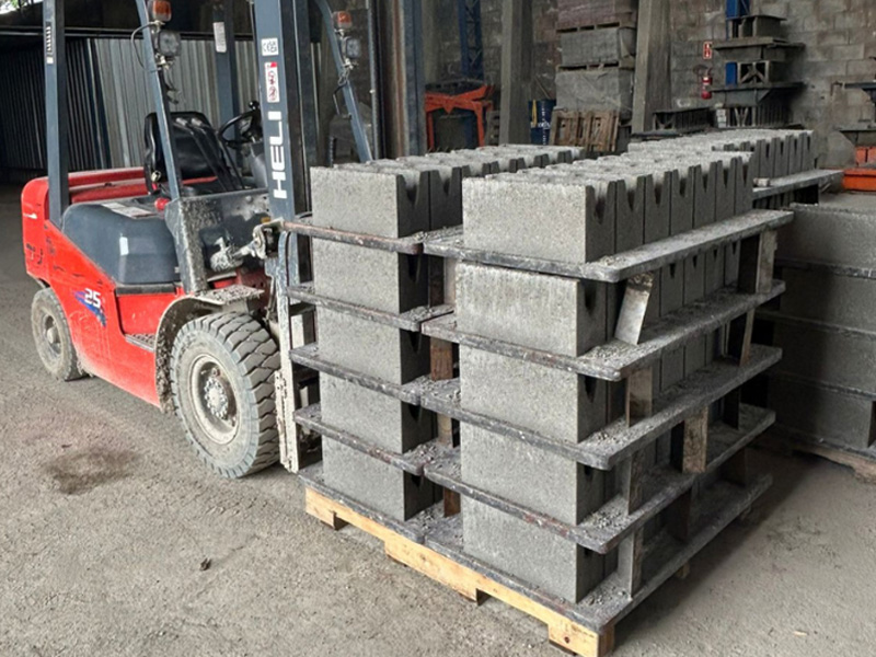 8-10 Years Service Life GMT Pallet