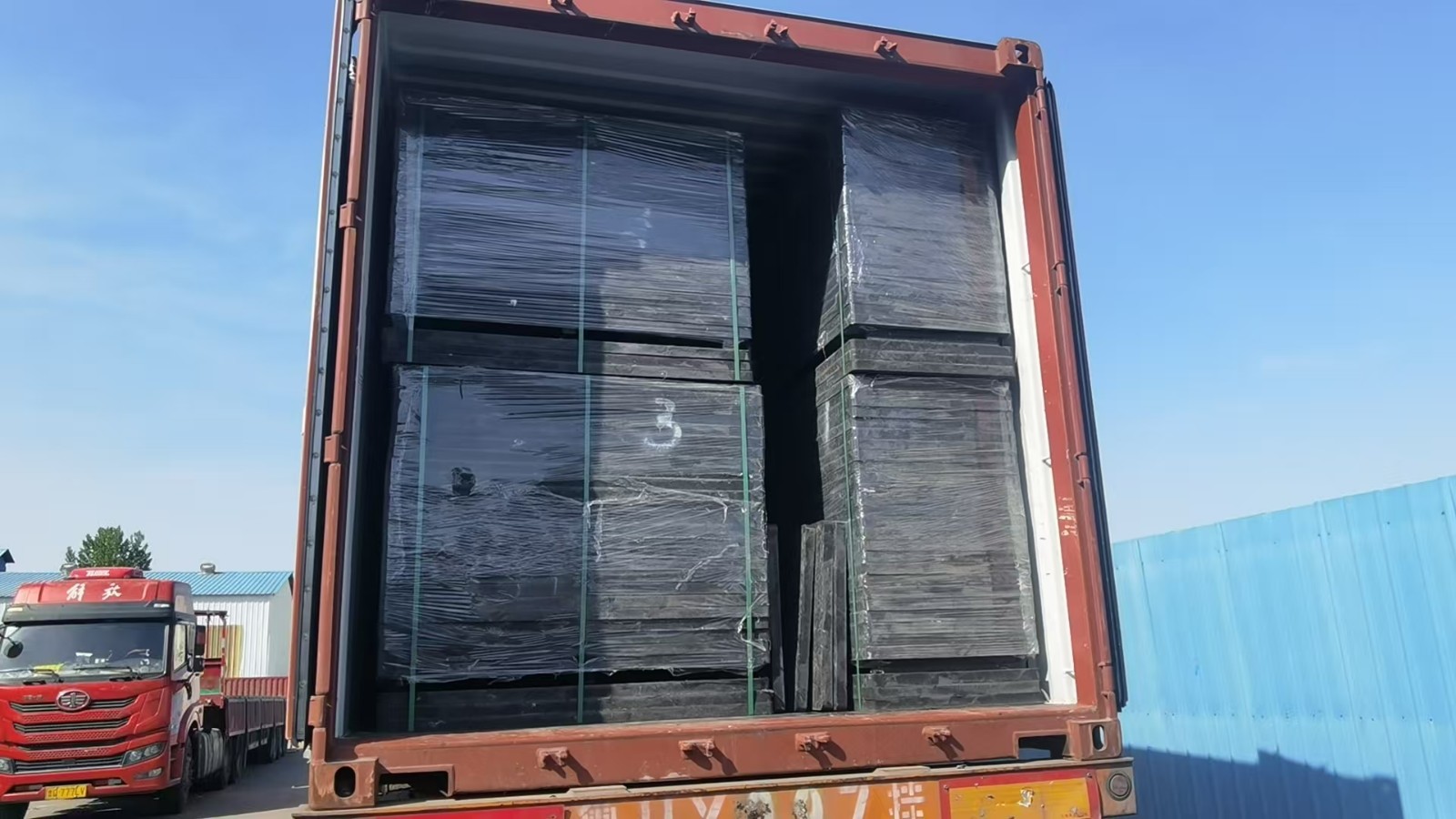 gmt-pallet-loading-container.jpg gmt-pallet-loading-container.jpg