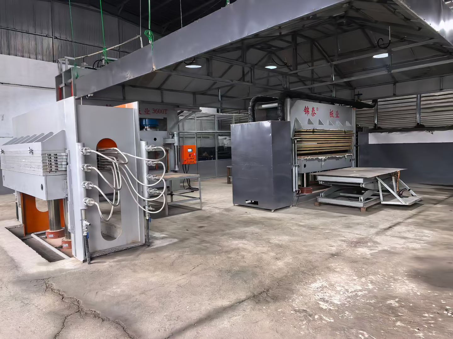 gmt-pallet-700x520x25mm.jpg gmt-pallet-700x520x25mm.jpg