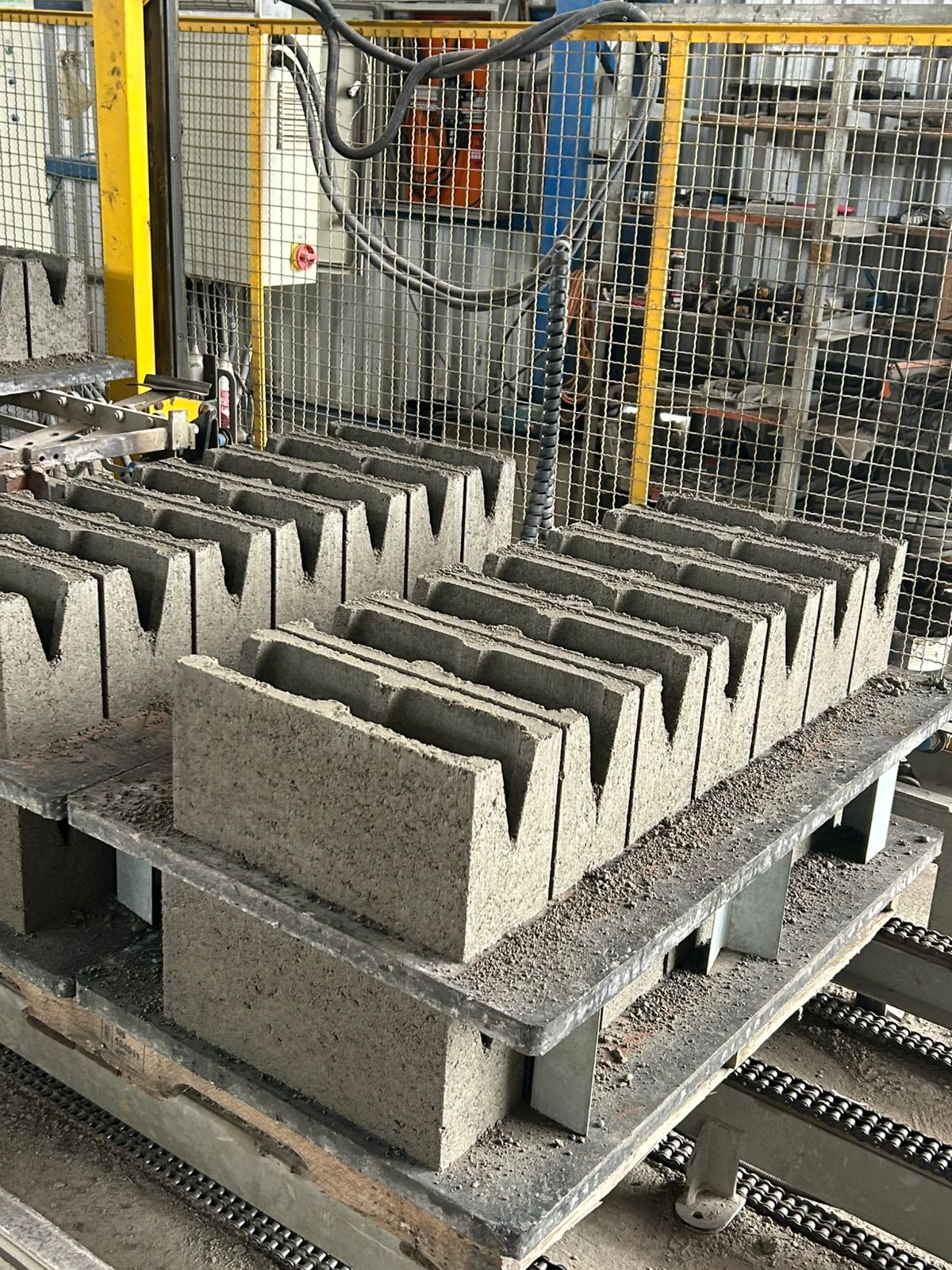50% Black Fiber GMT Pallet for QT4-20 Block Machine