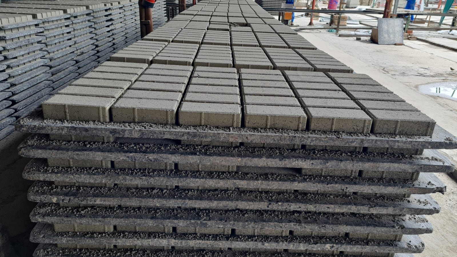 gmt-pallet (2).jpg gmt-pallet (2).jpg