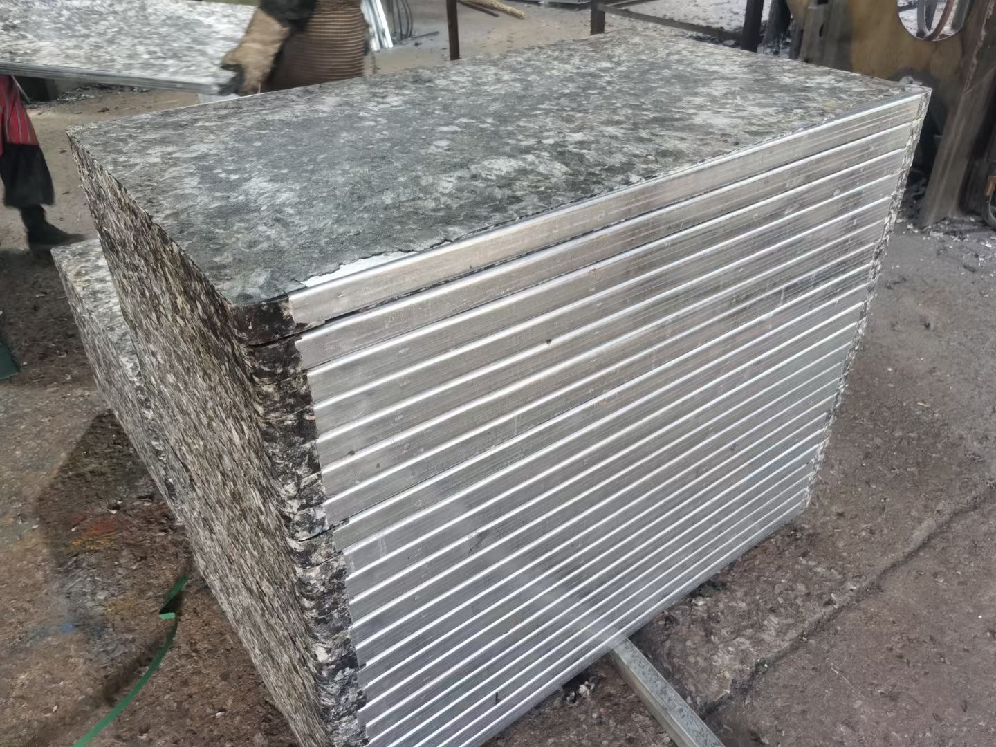 Heavy Duty Steel Edge GMT Pallet for Concrete Block Machine