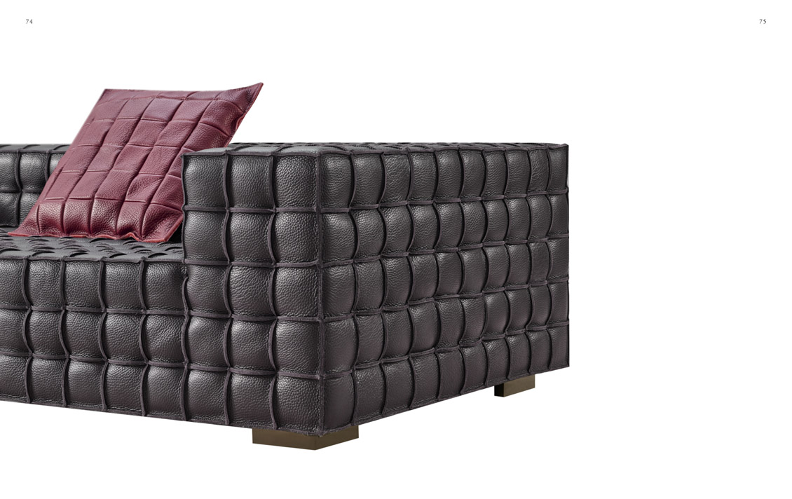 Solid Wood Frame Luxury Sofa Solid Wood Frame Luxury Sofa