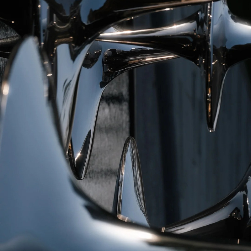 S-068-08-D008 Mirror-Metal Top Cluster Art Installation
