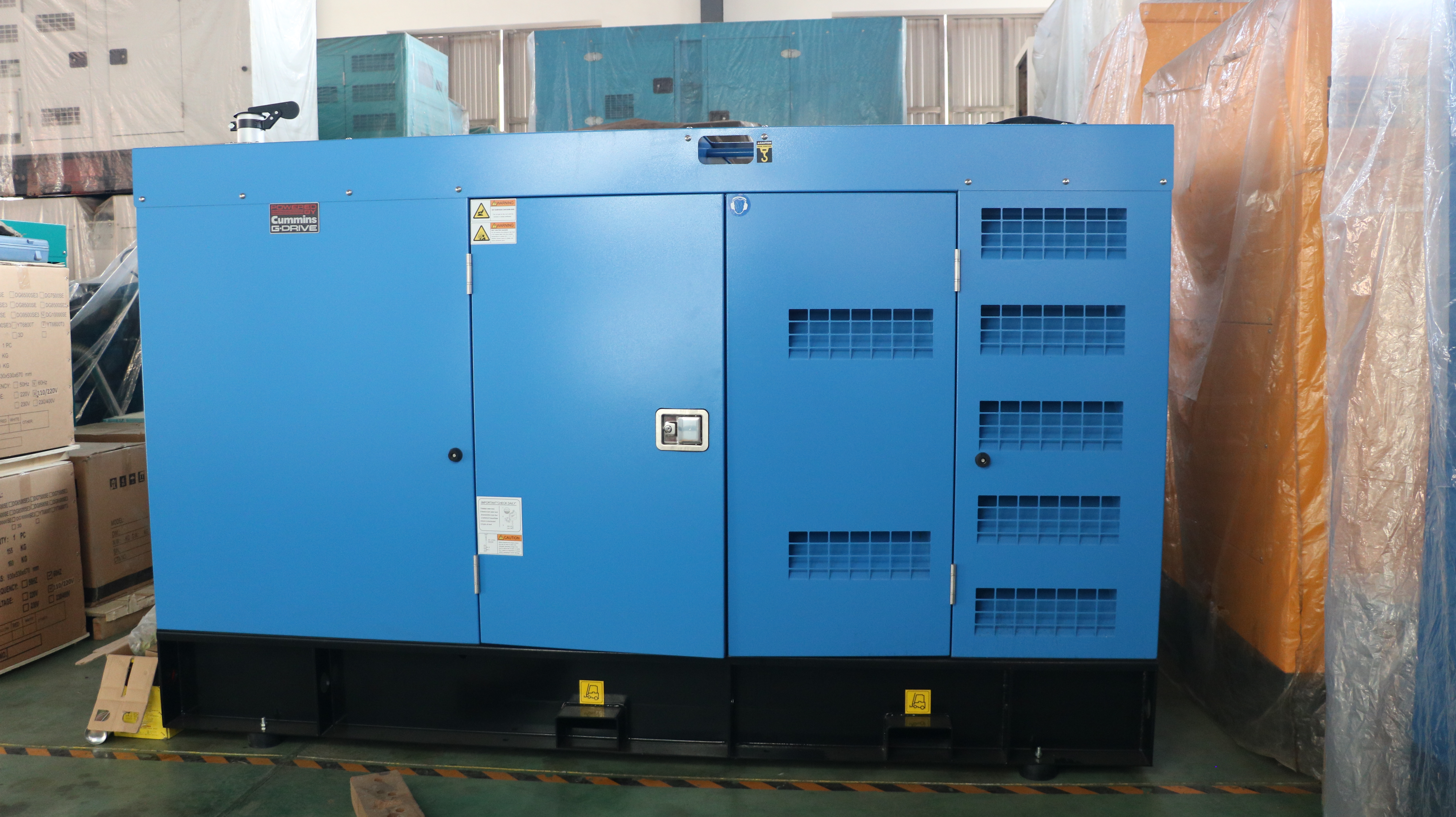 Gruppi elettrogeni diesel industriali silenziosi Cummins da 25 kVA a 800 kVA