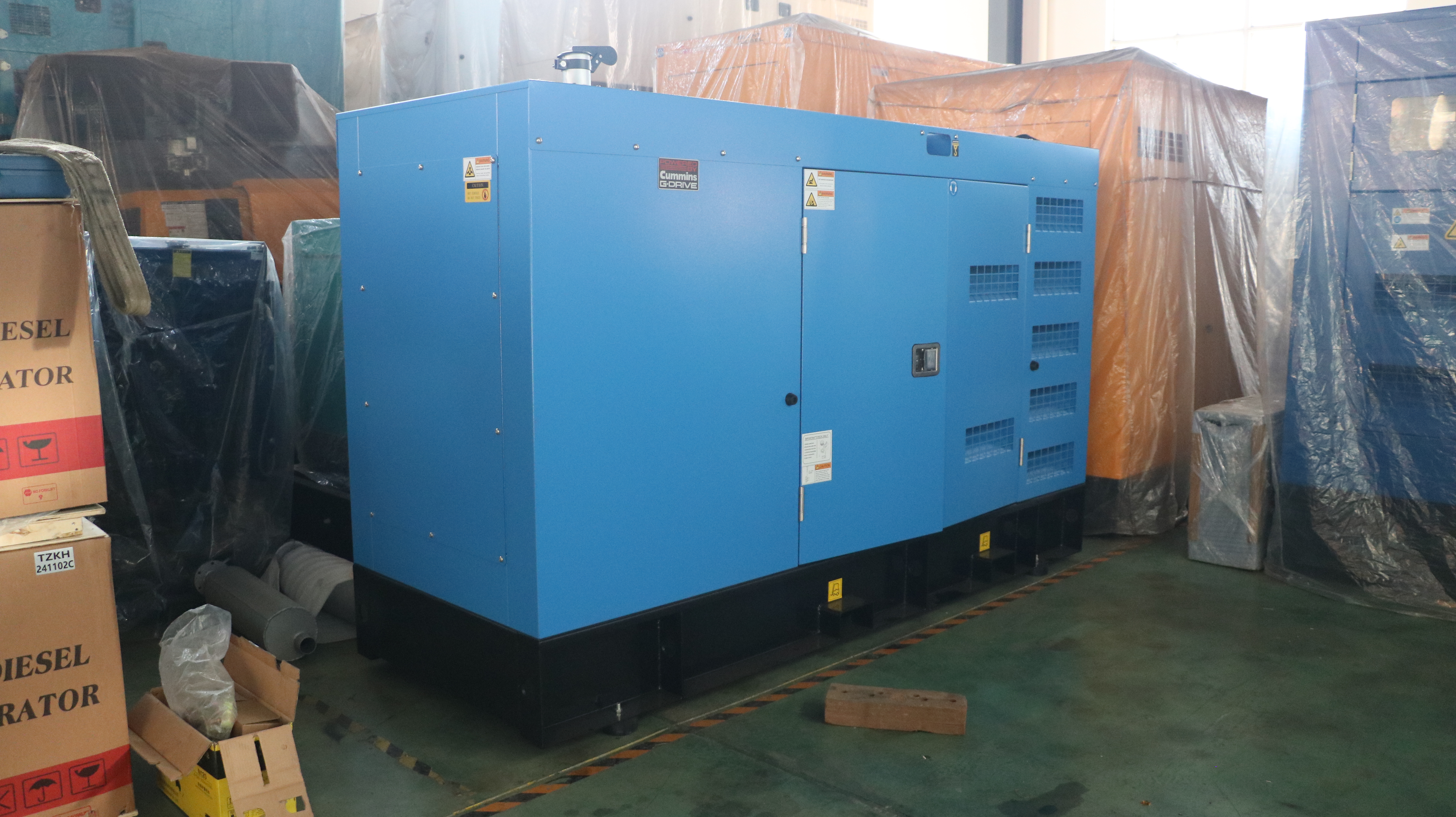 Gruppi elettrogeni diesel industriali silenziosi Cummins da 25 kVA a 800 kVA