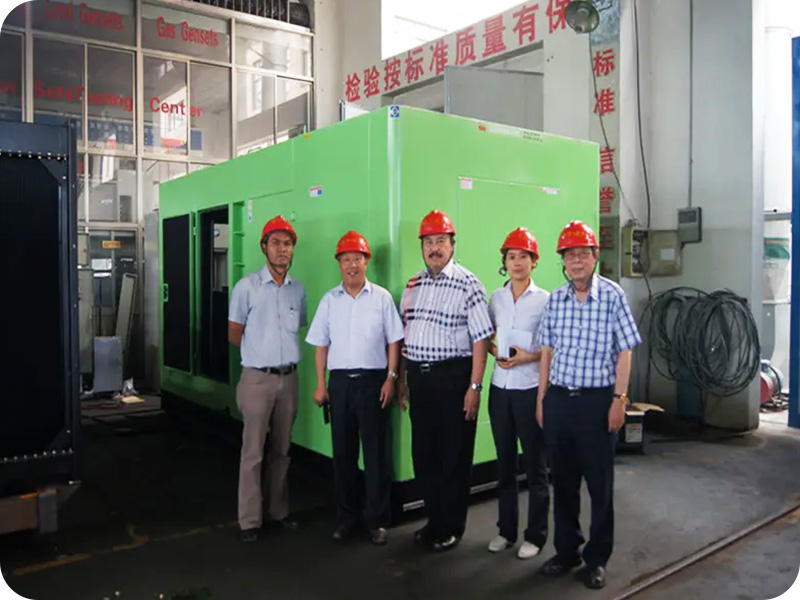 Vietnam Customers Visit the Factory