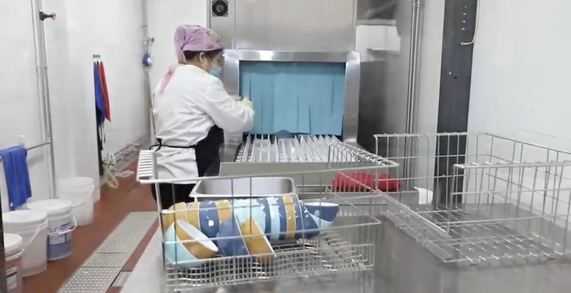 conveyor dishwasher