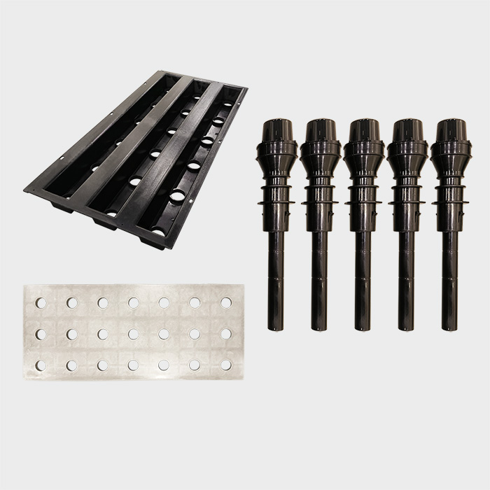 Integrally cast filter plate and adjustable filter head