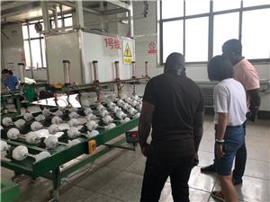 Customers come to visit the factory