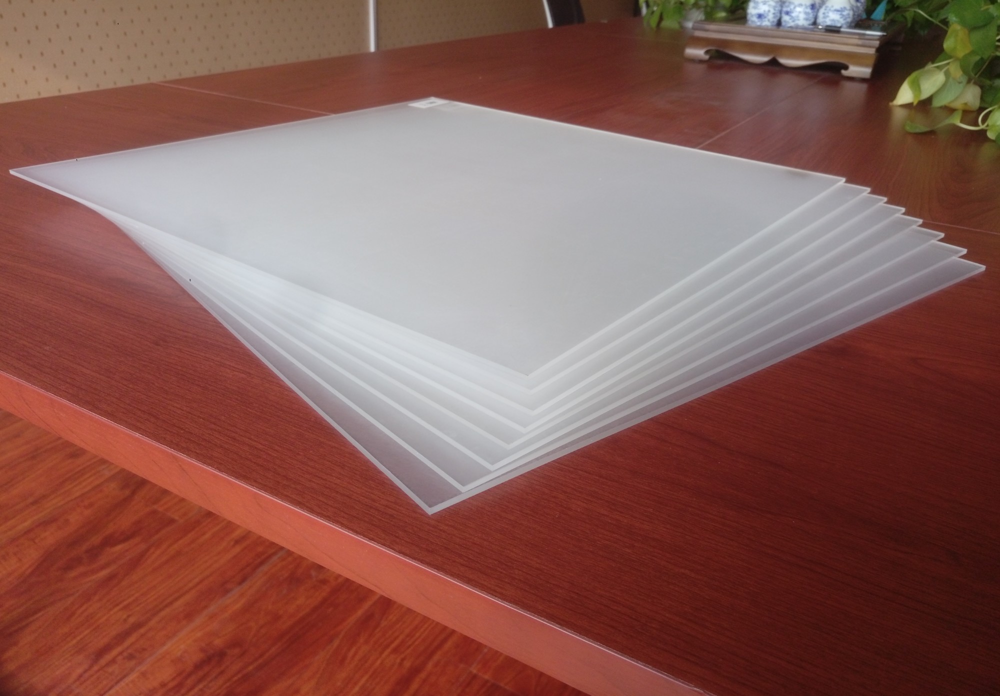 Китай Лист оргстекла прозрачный акриловый лист 3мм 4х8, производитель