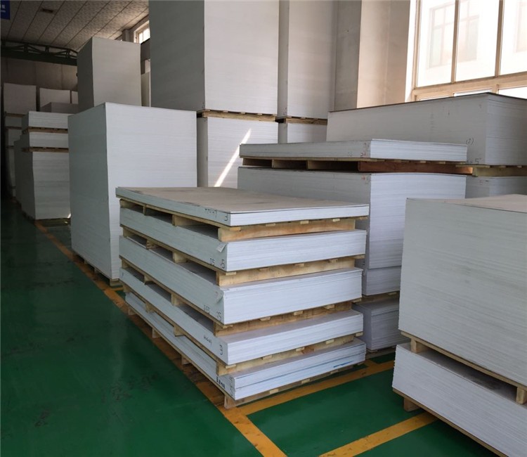 Китай ПВХ пенопласт водостойкий 3мм белый цвет лист ПВХ, производитель