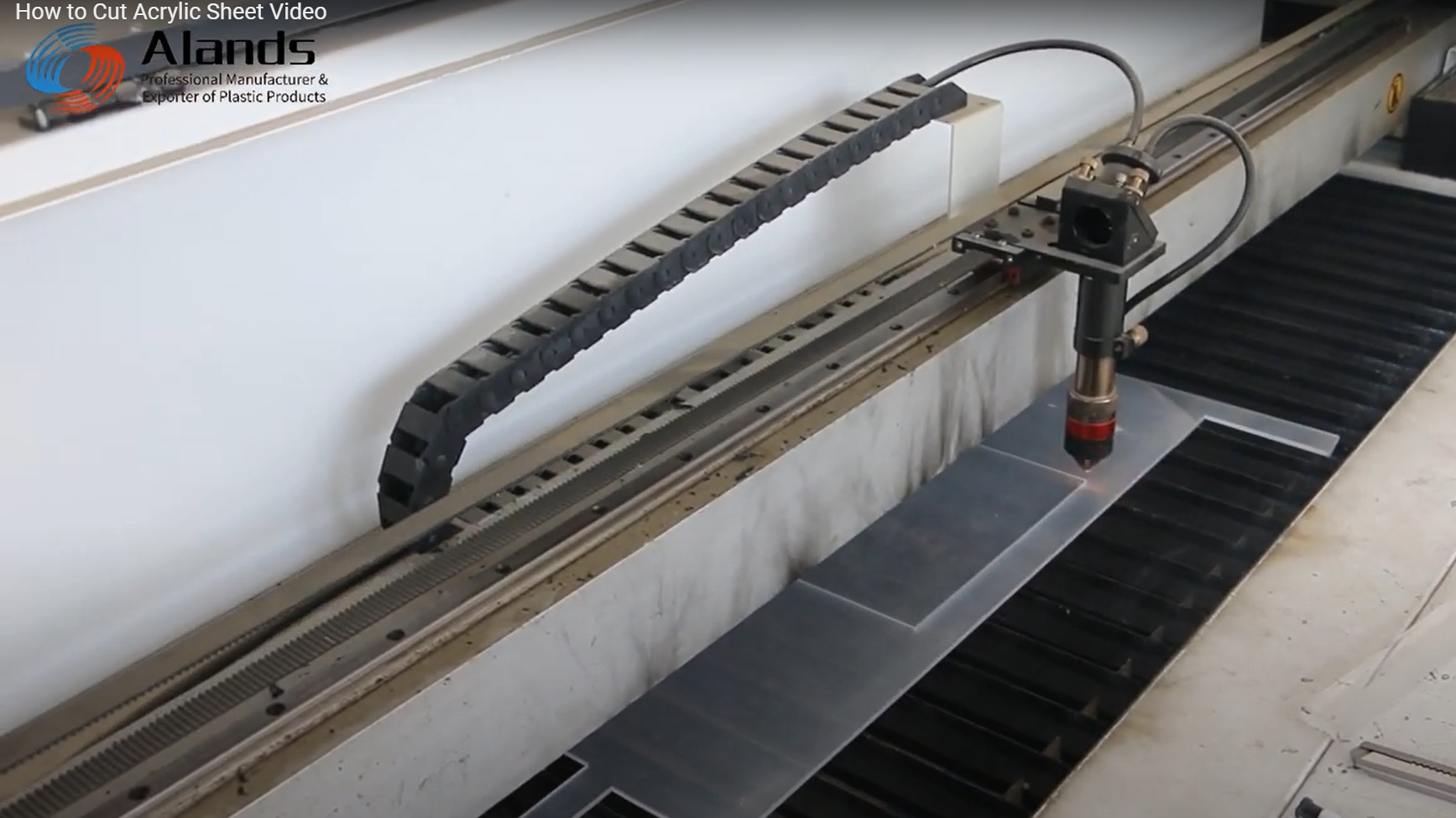 How to cut acrylic sheet?