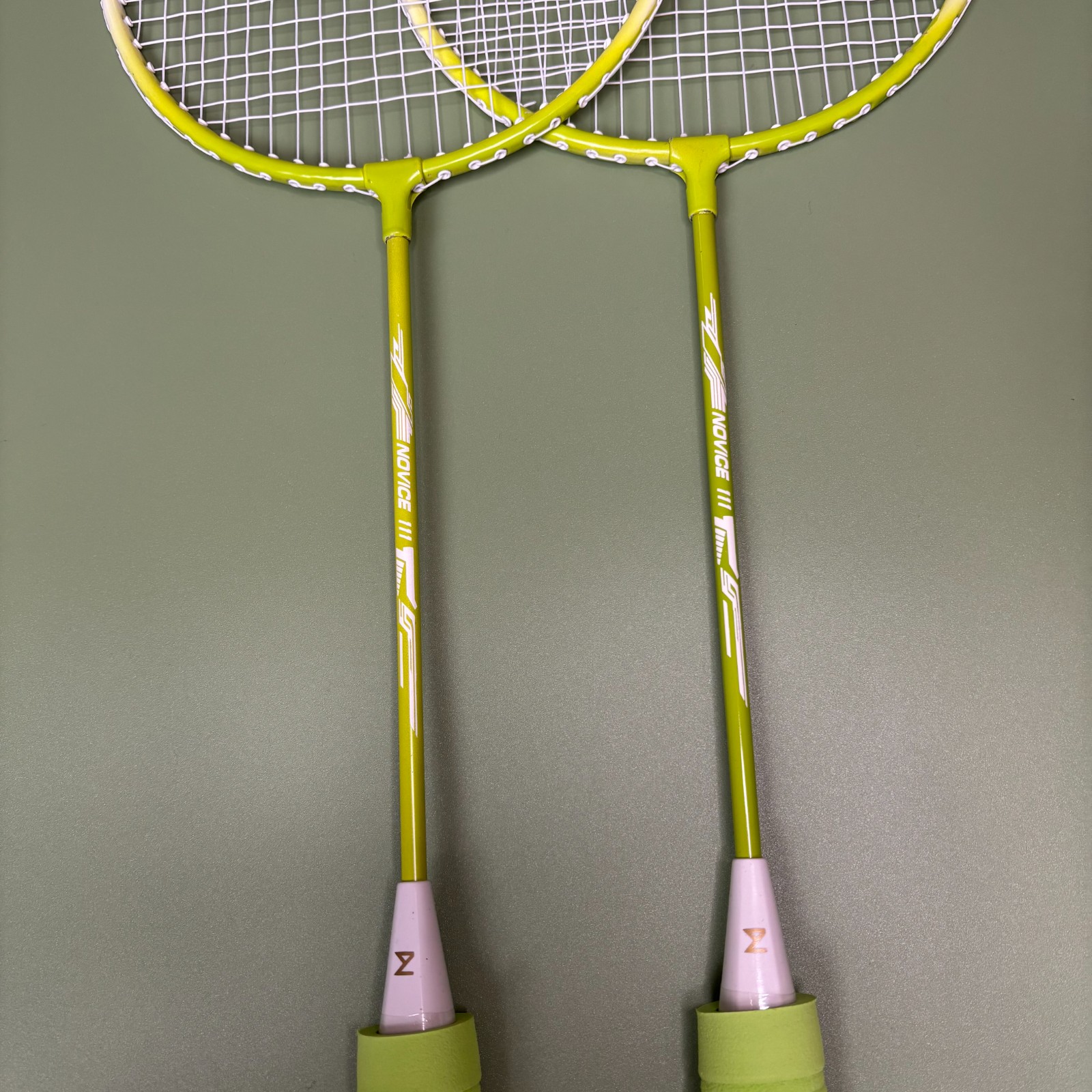 lowest weight badminton racket