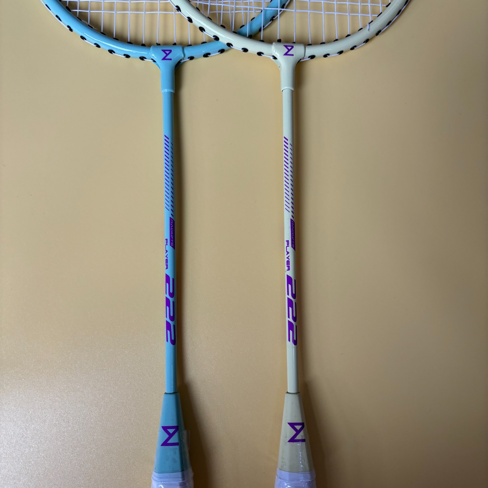 lowest weight badminton racket