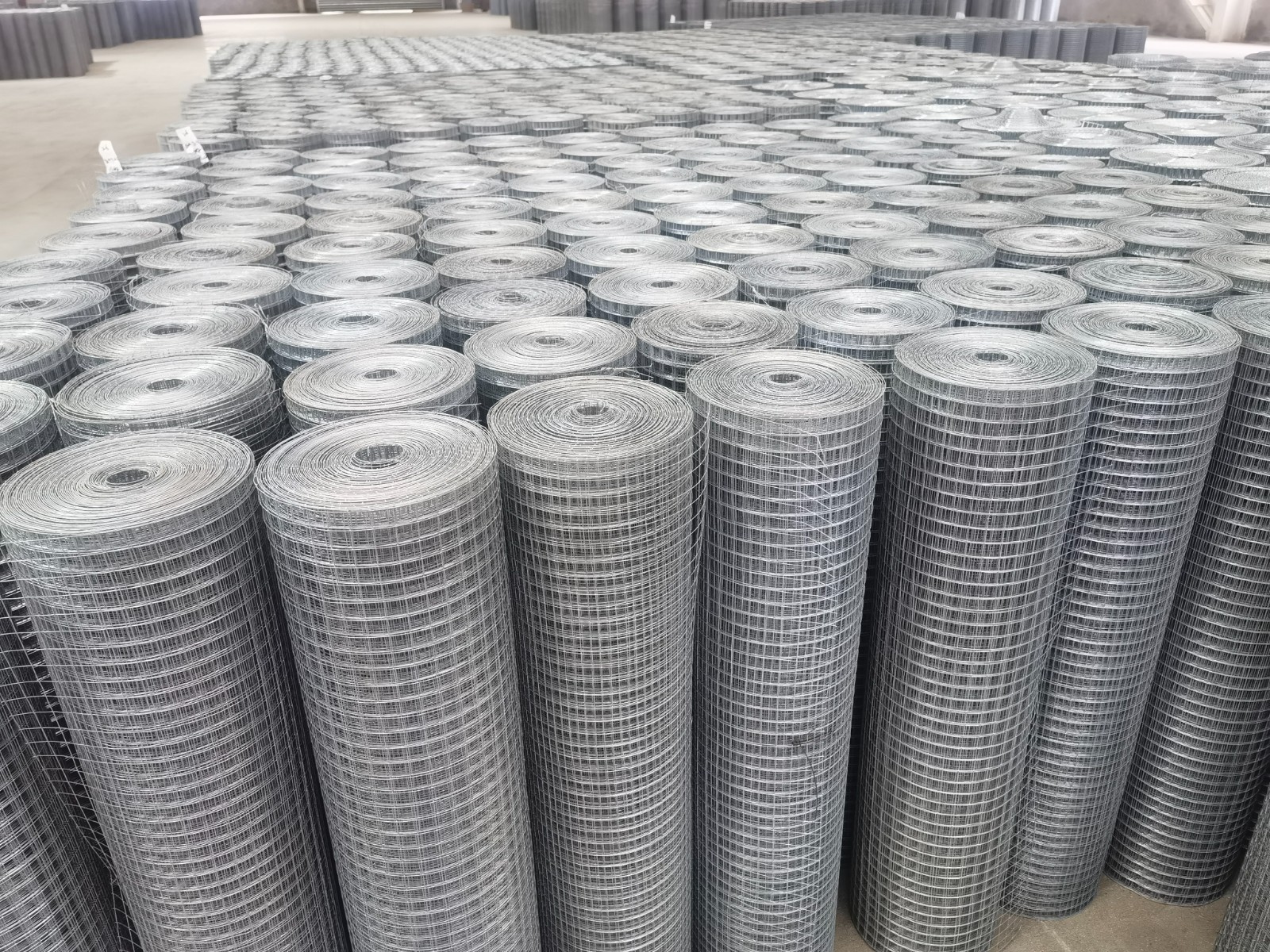 Expanded metal Expanded metal