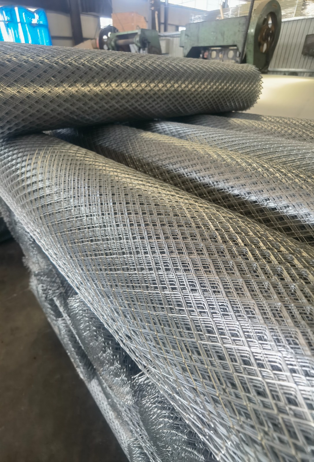 Expanded metal Expanded metal