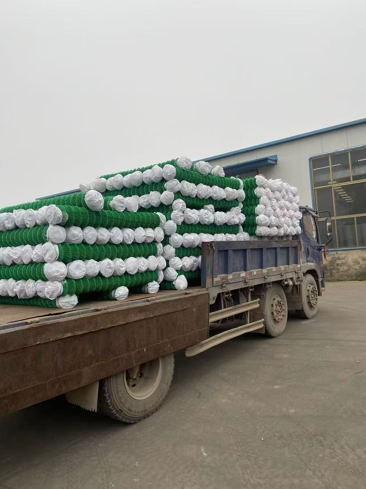 PVC coated welded wire mesh fence PVC coated welded wire mesh fence