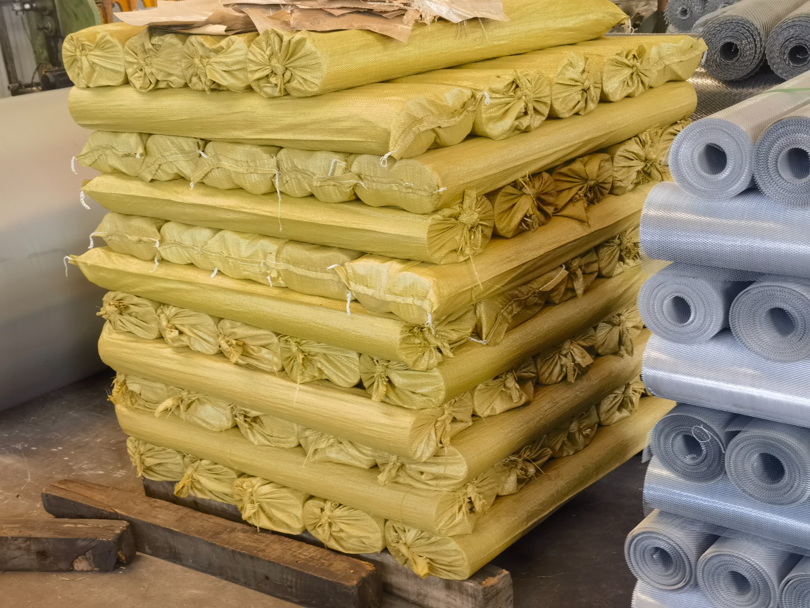 Galvanized Welded Wire Mesh Galvanized Welded Wire Mesh