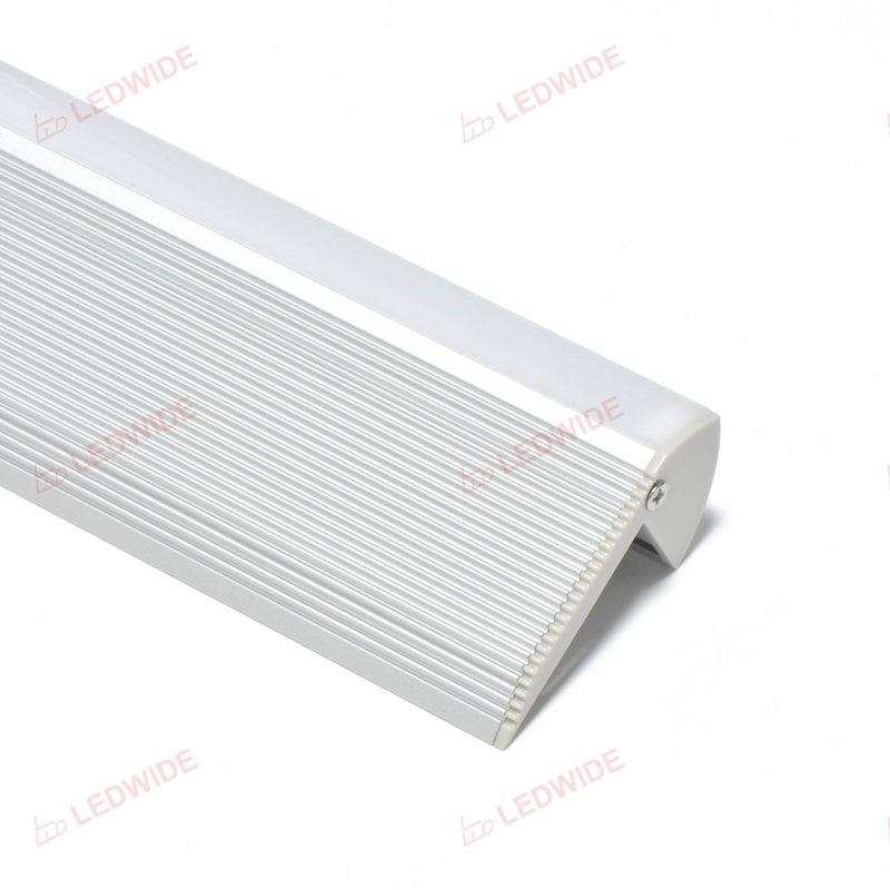 ST1 Stair nosing 67.5x27.8mm