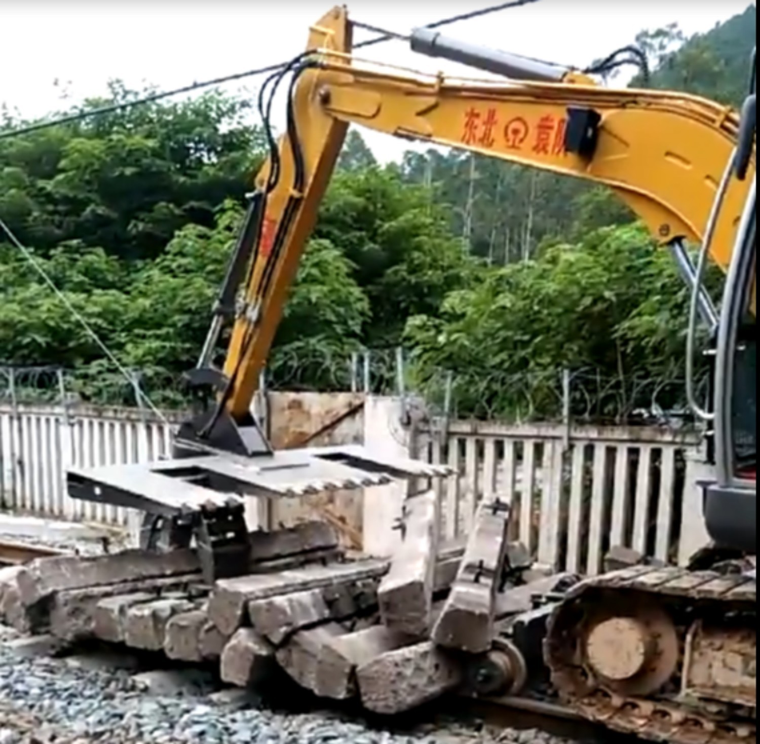 Hi Rail Excavator