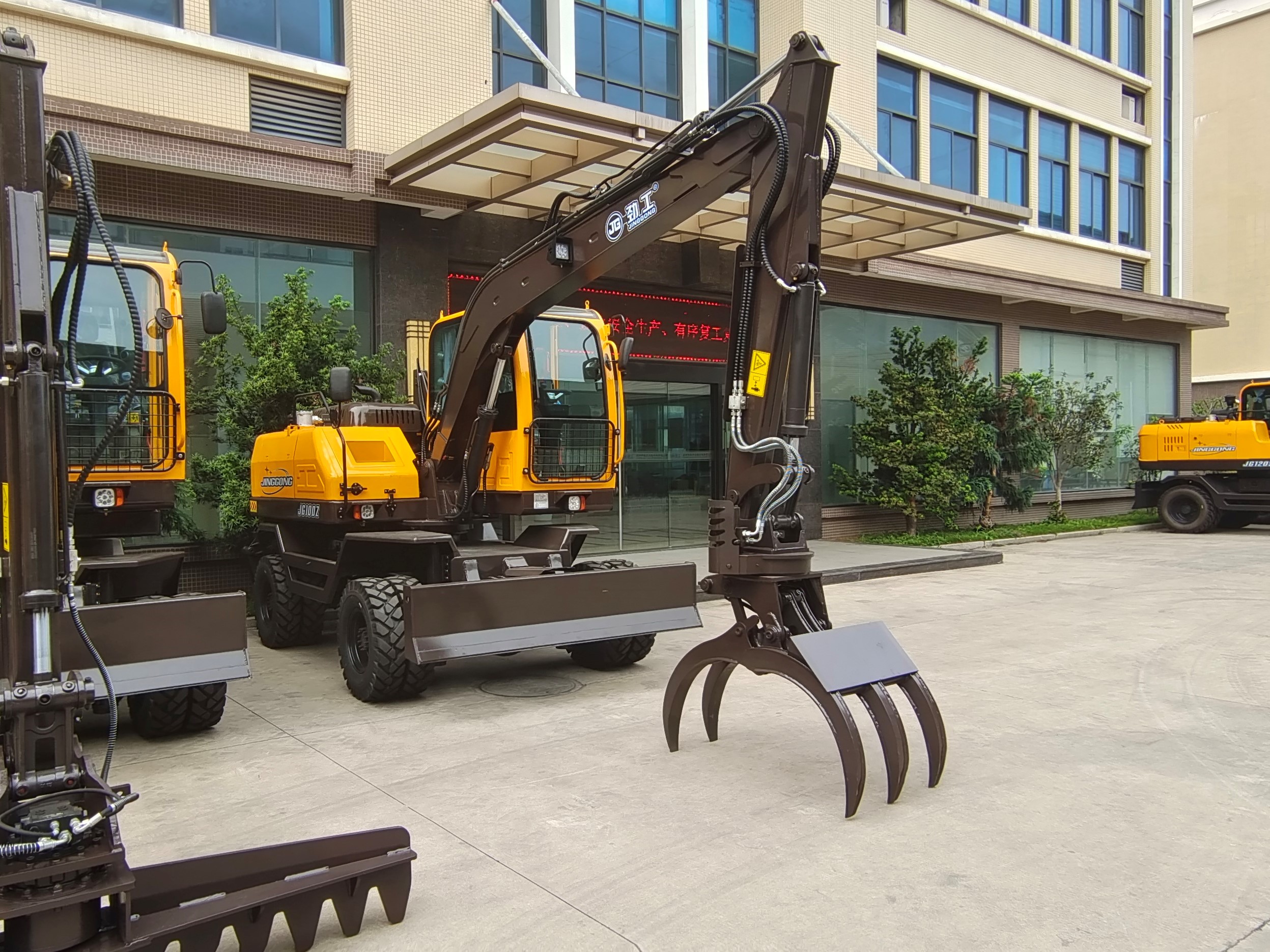 Wheel-Type Grab Machine Forestry Grab Pickup Digger Crane Machine
