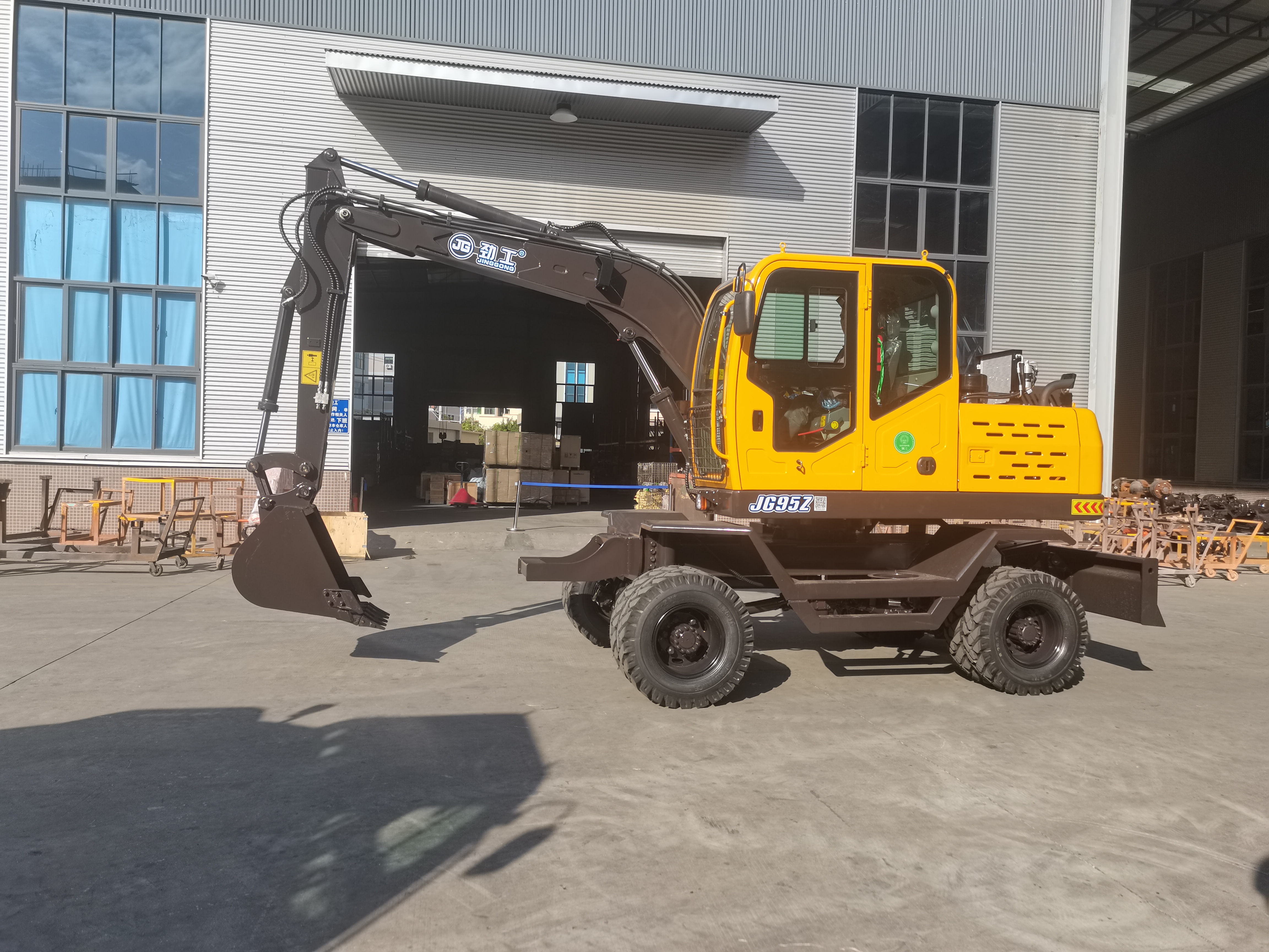 JG95Z Multi-functional Compact Excavator - Tools for Excavation, Loading and Landscape Design